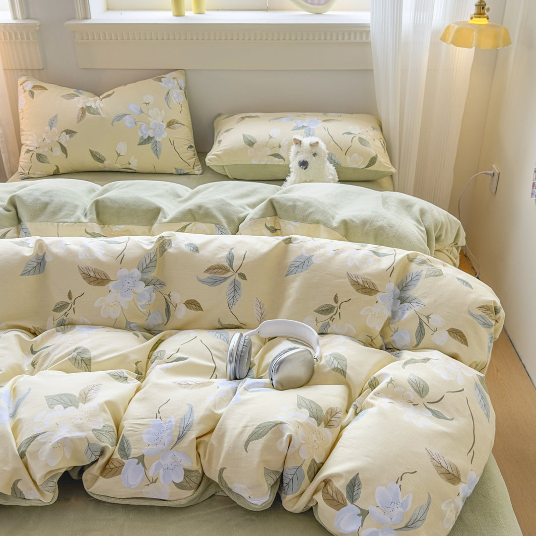 Fun Cartoon-Themed Quilt Set
