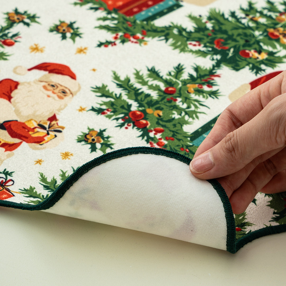 Wipeable Christmas table mat with wavy edge, non-slip bottom and festive pattern