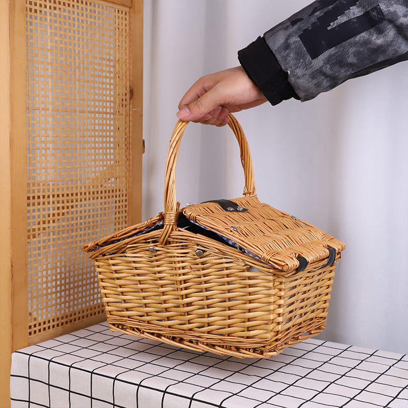 Basket with lid