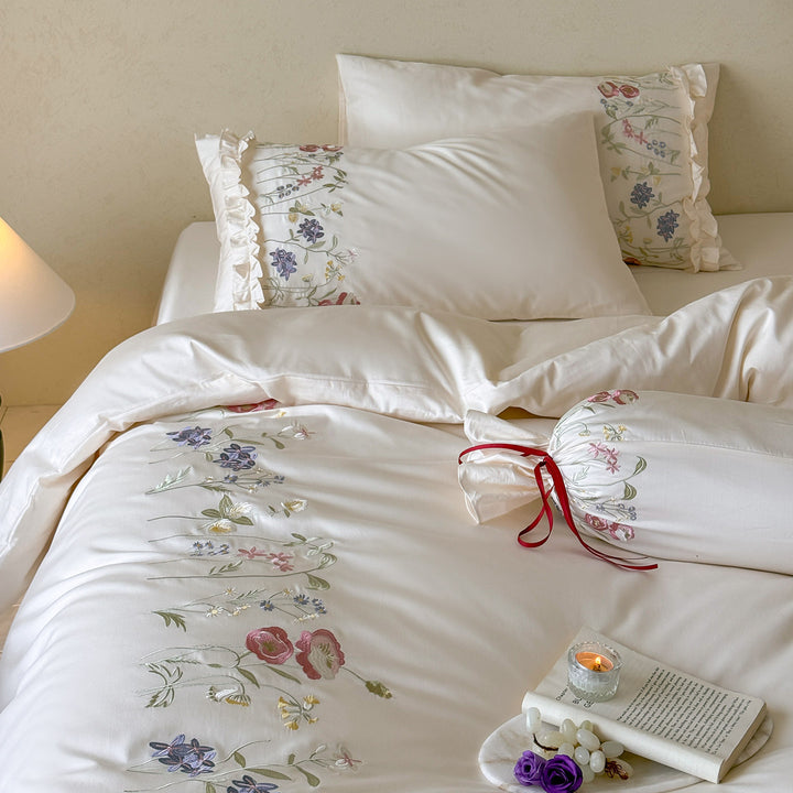 Floral Embroidered Comforter Set Avarnia