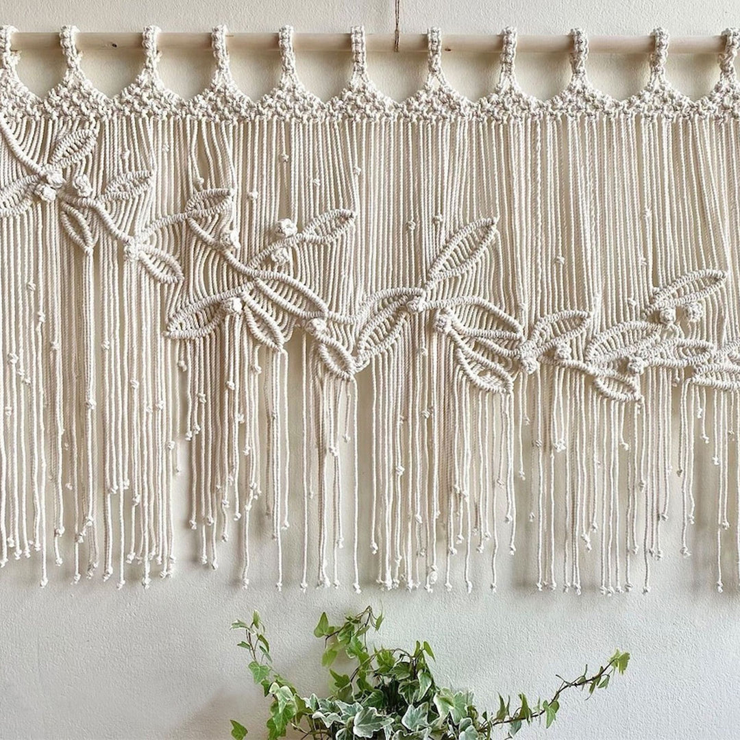 Macrame Leaf Wall Tapestry with Decorative Fringes