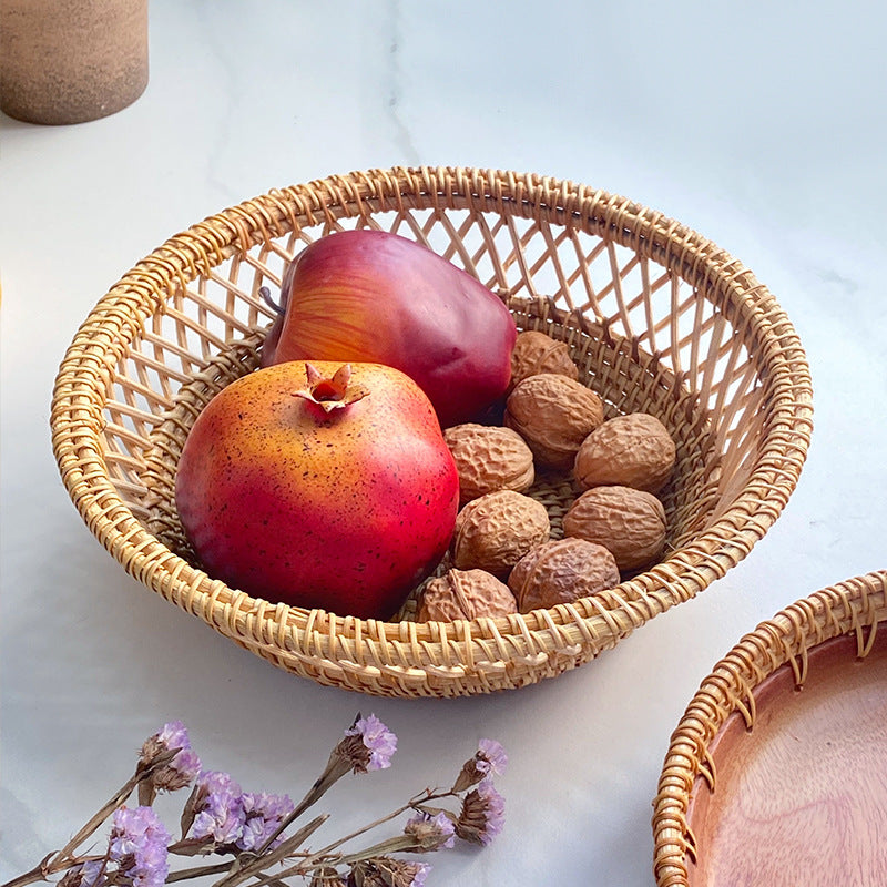 Round braided decoration basket