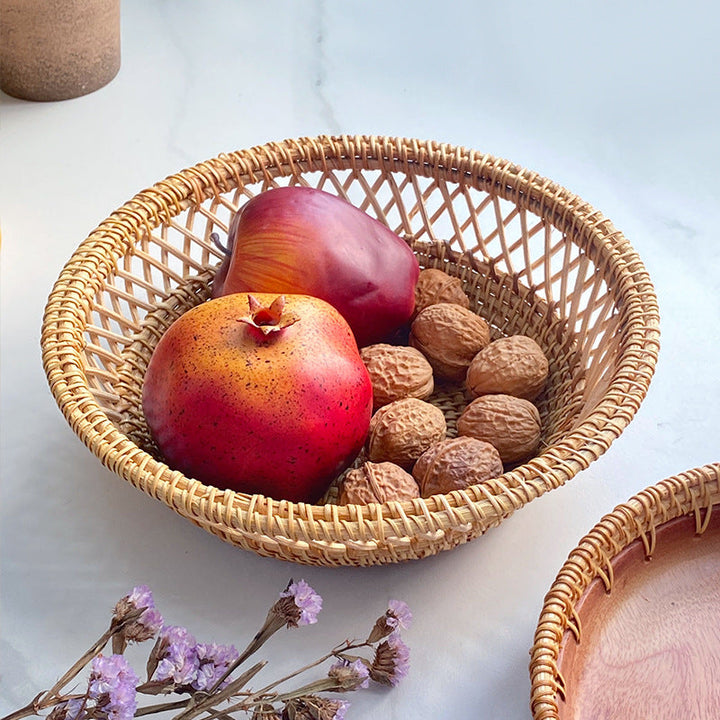 Round braided decoration basket