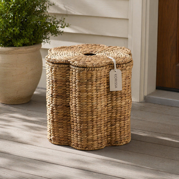 Chair made of braided natural material