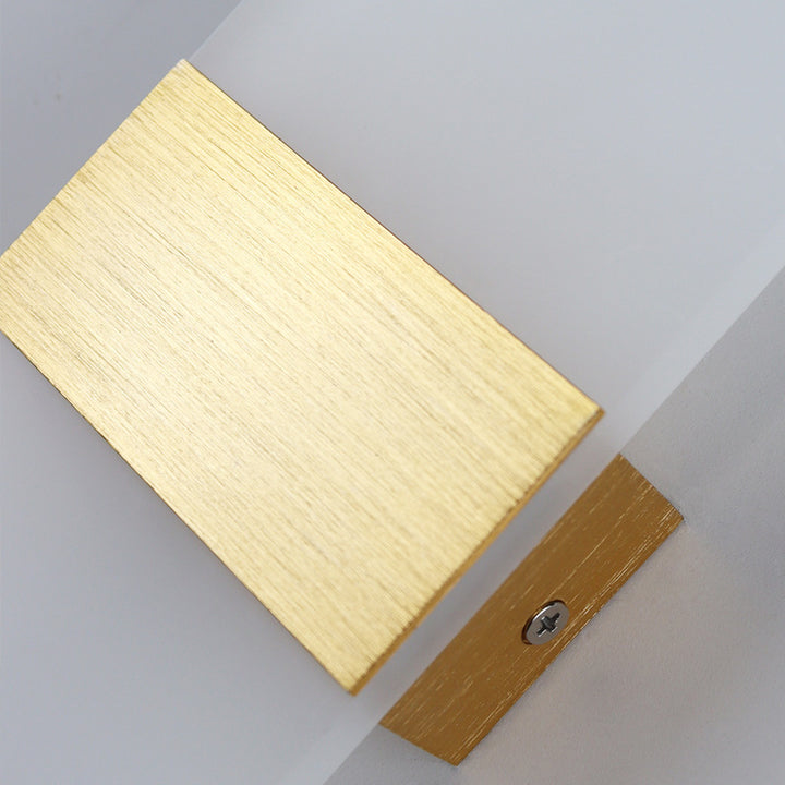 Solar-powered outdoor step lighting unit