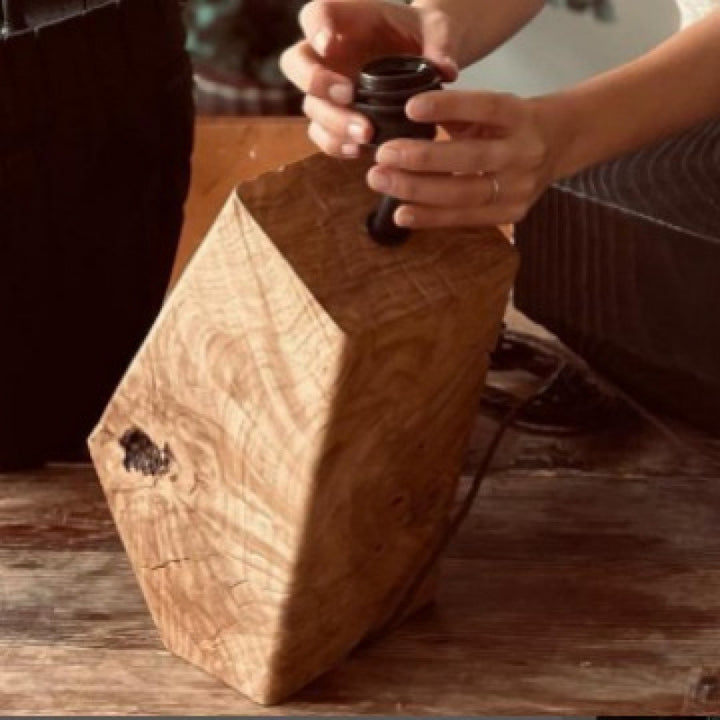 Artistic table lamp