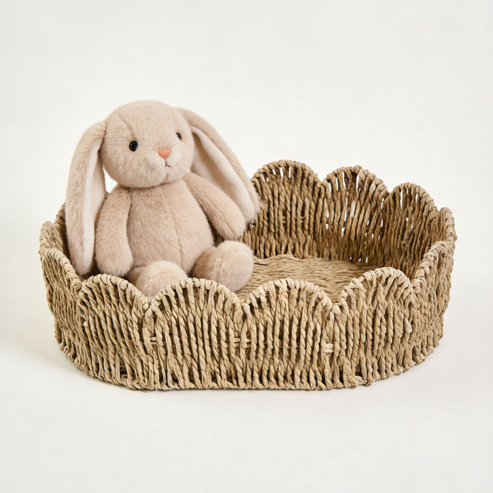 Decorative storage basket with wave edge