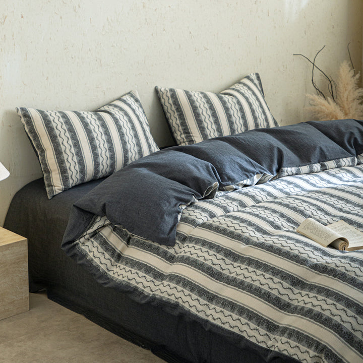 Decorative Textured Geometric Patterned Bedding Set Avarnia