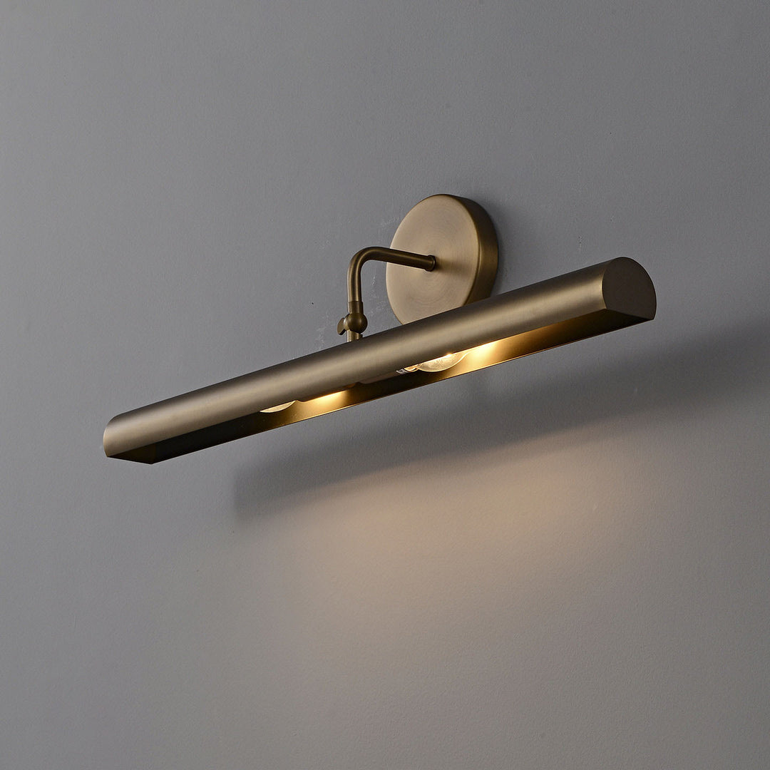 Wall-mounted picture light