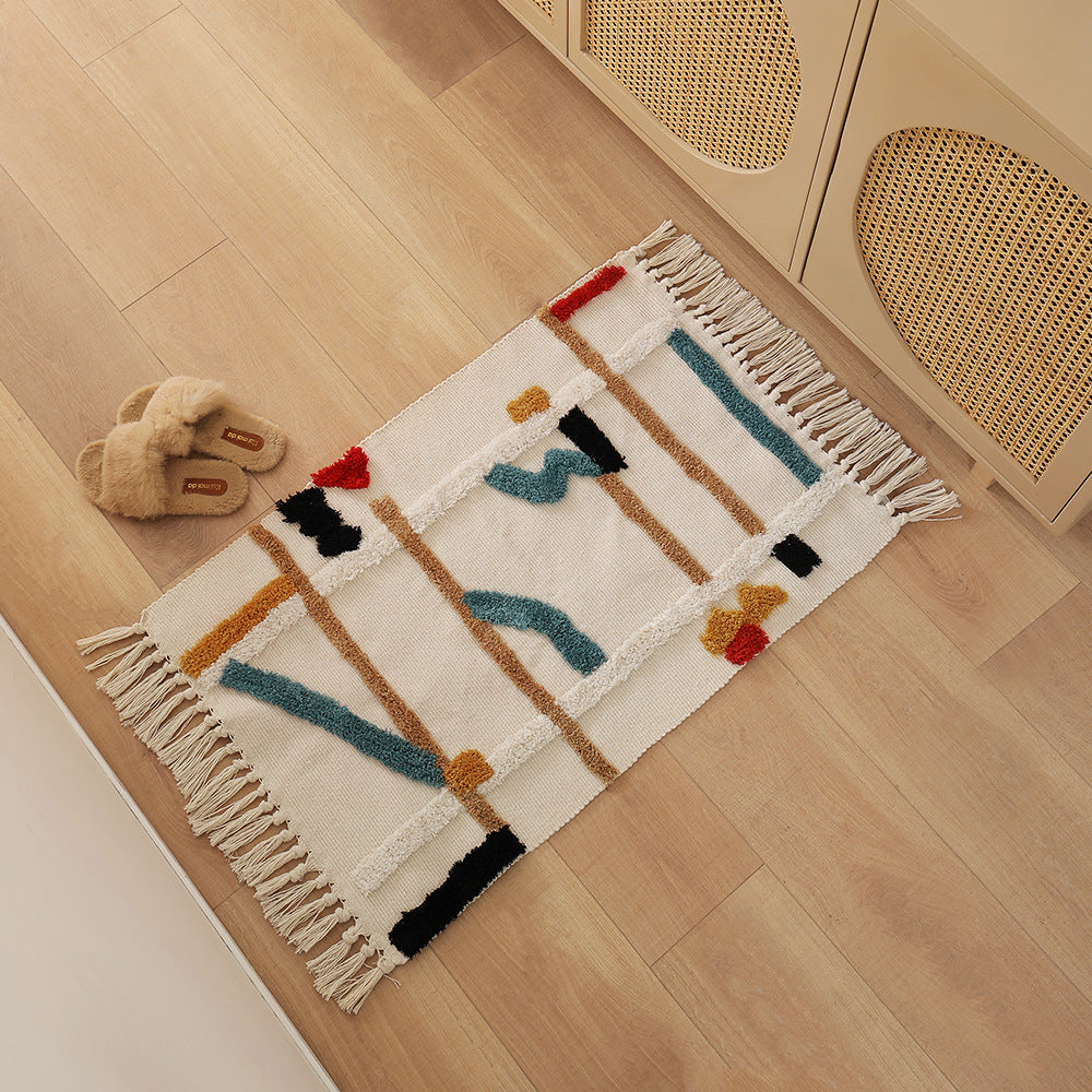 Woven rug in Boho-minimalist style with contrasted tufting and cotton fringes