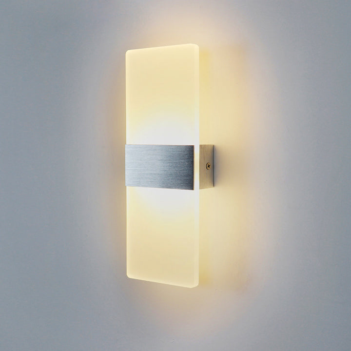 Solar-powered outdoor step lighting unit