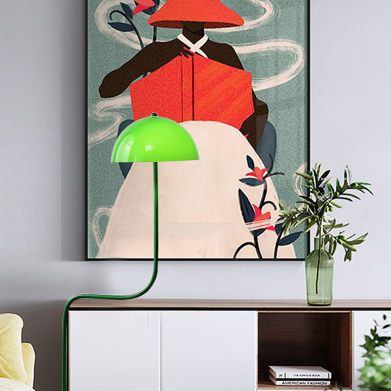 Curvy modern floor lamp
