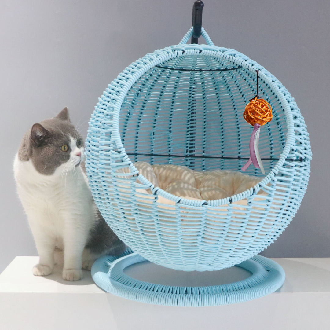 Hanging basket with comfortable padding