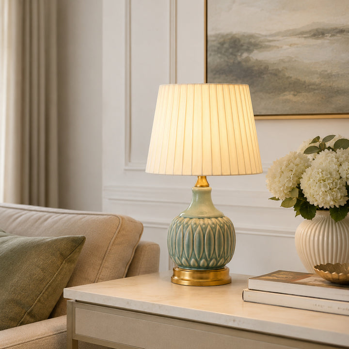Elegant decorative table lamp
