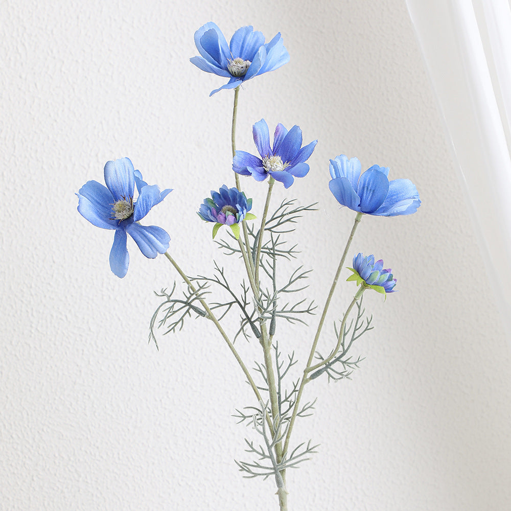Artificial flower stem with realistic details