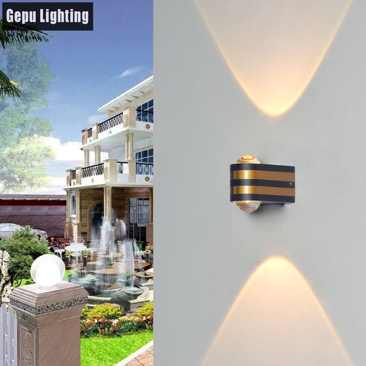 Modern outdoor half-moon wall lamp