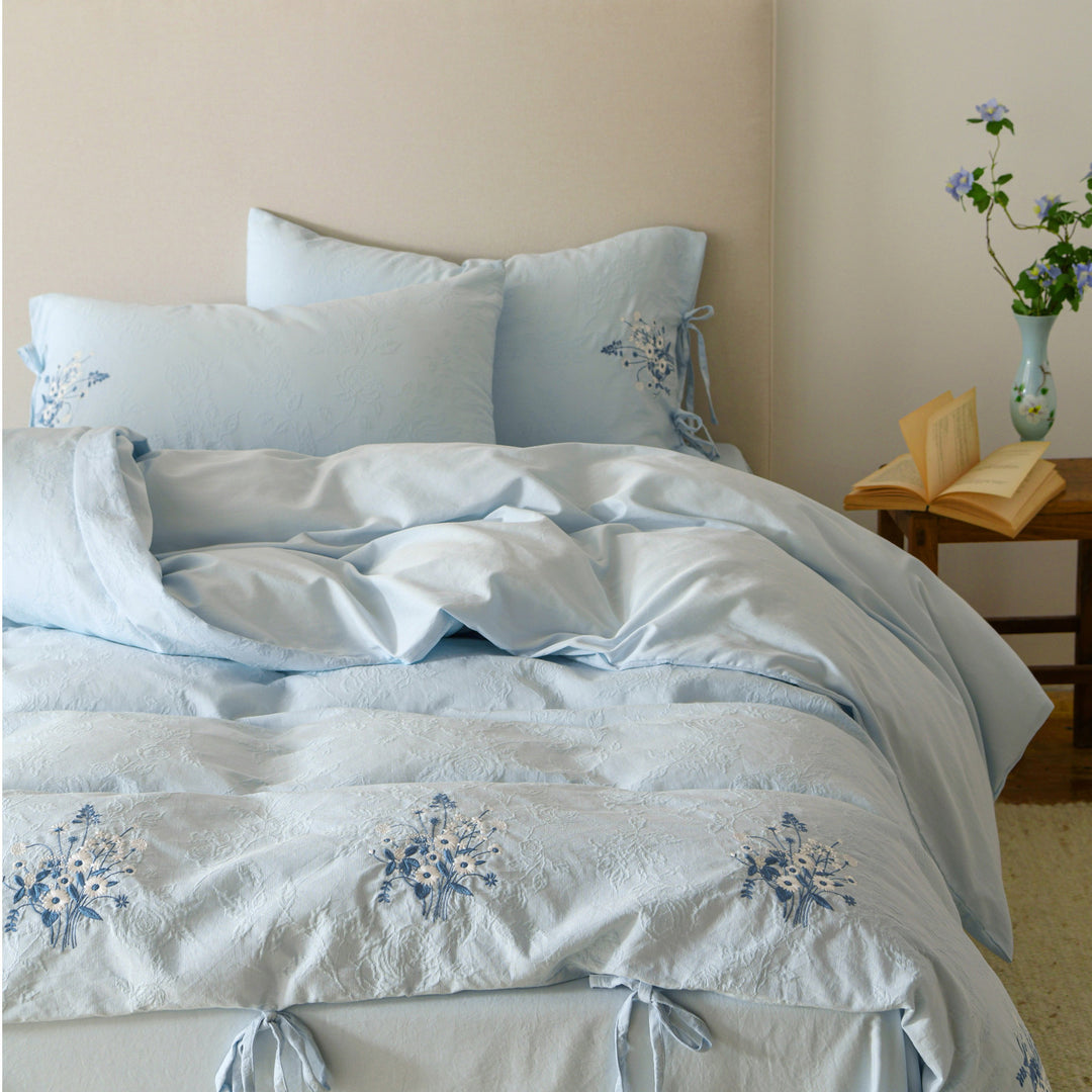 Decorative Decorative Bedding Set Avarnia