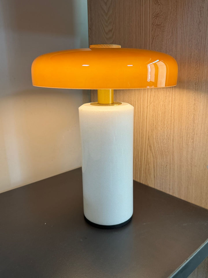 Decorative table lamp