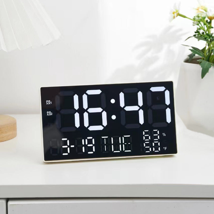 Digital table clock