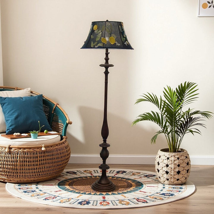 Elegant floral pattern floor lamp