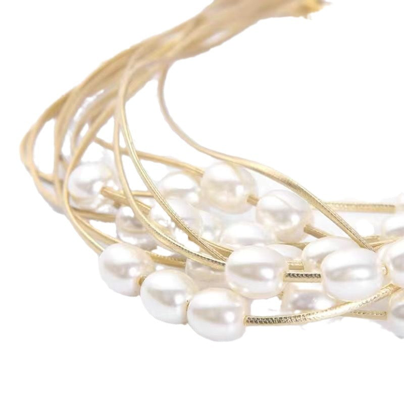 Decorative curtain holder with bead accent
