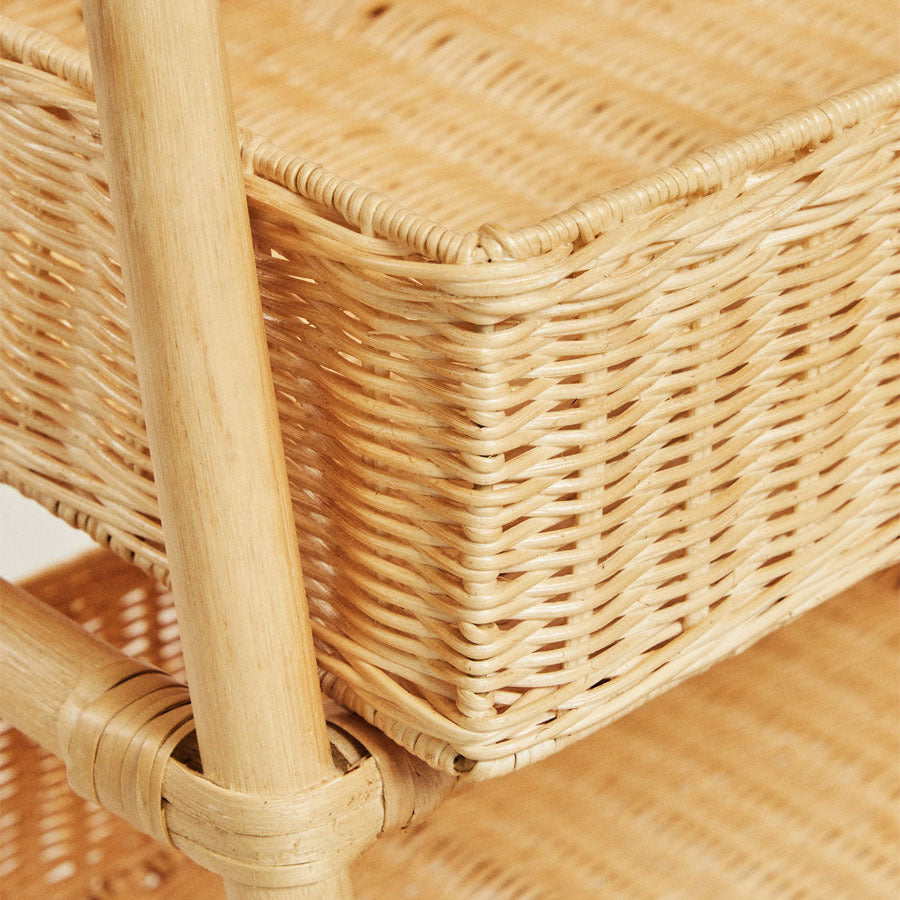 Multifunctional shelf with woven baskets