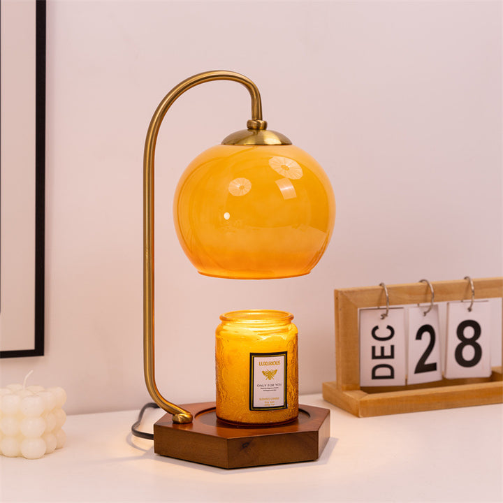 Artistic leaf-shaped desk lamp