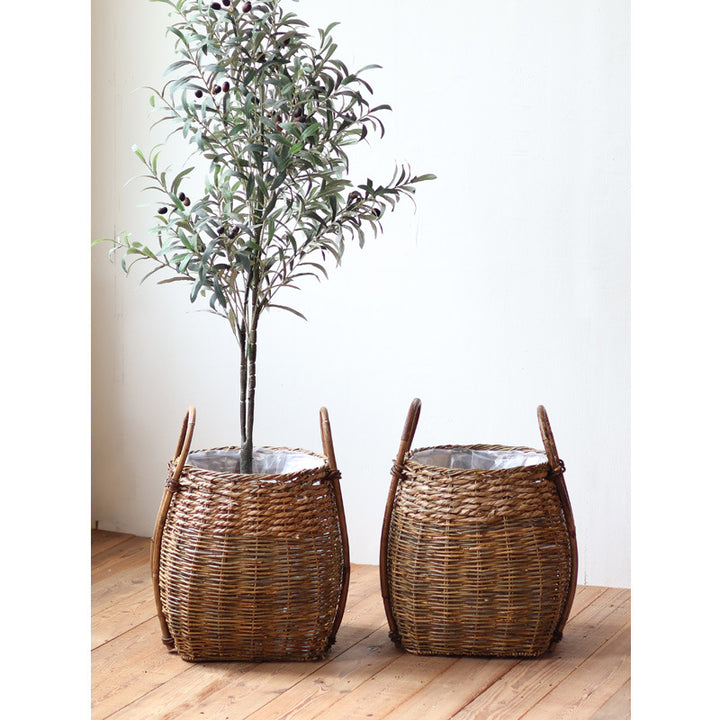 Braided storage basket with practical handles