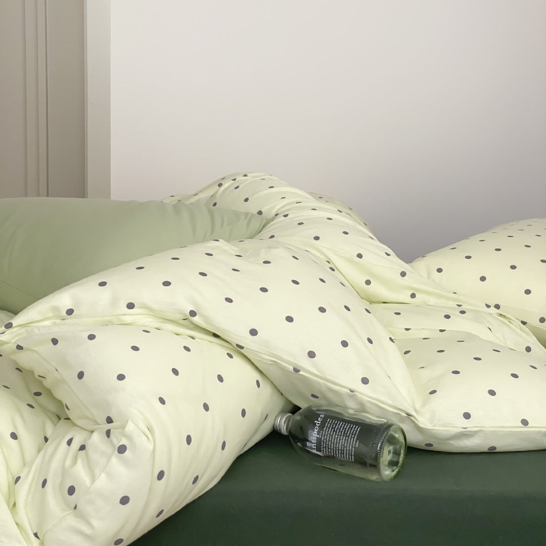 Decorative Polka Dot Comforter Set Avarnia