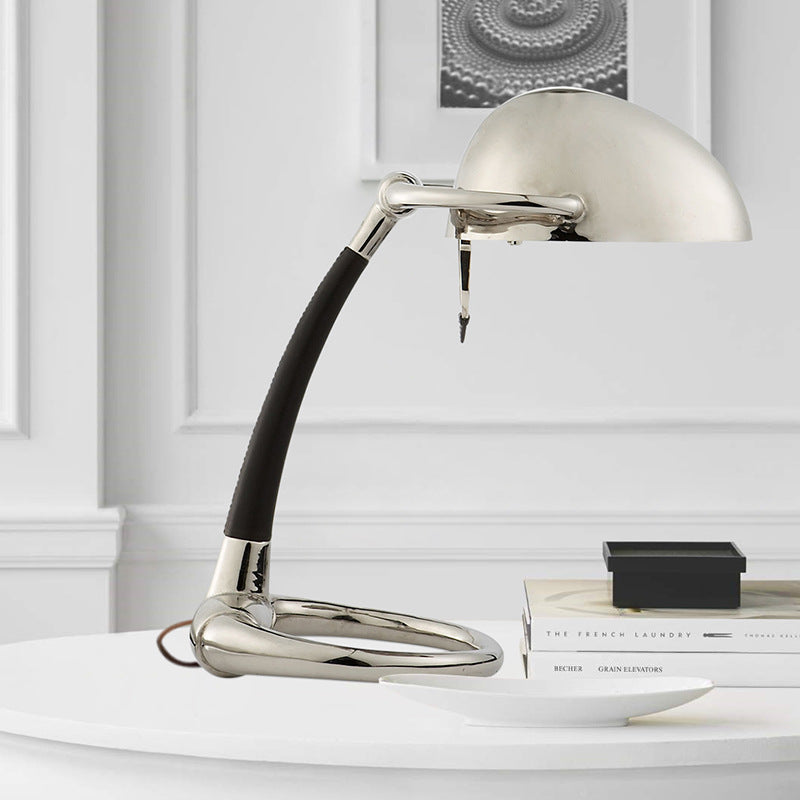 Adjustable desk lamp