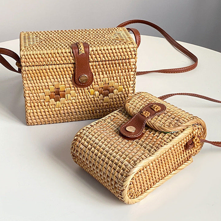 Handcrafted tote bag made of braided rattan