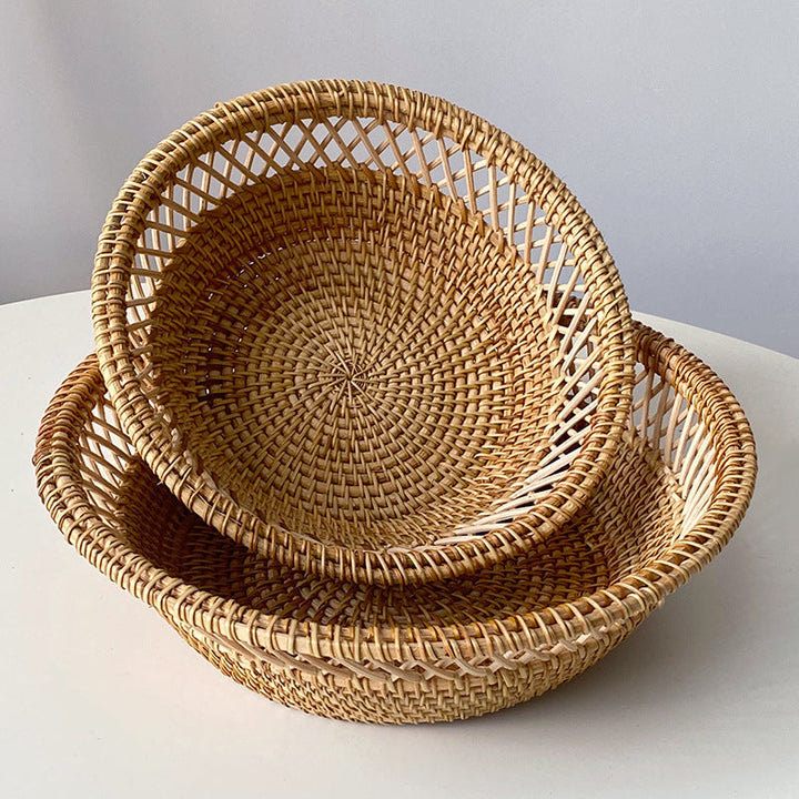 Round braided decoration basket