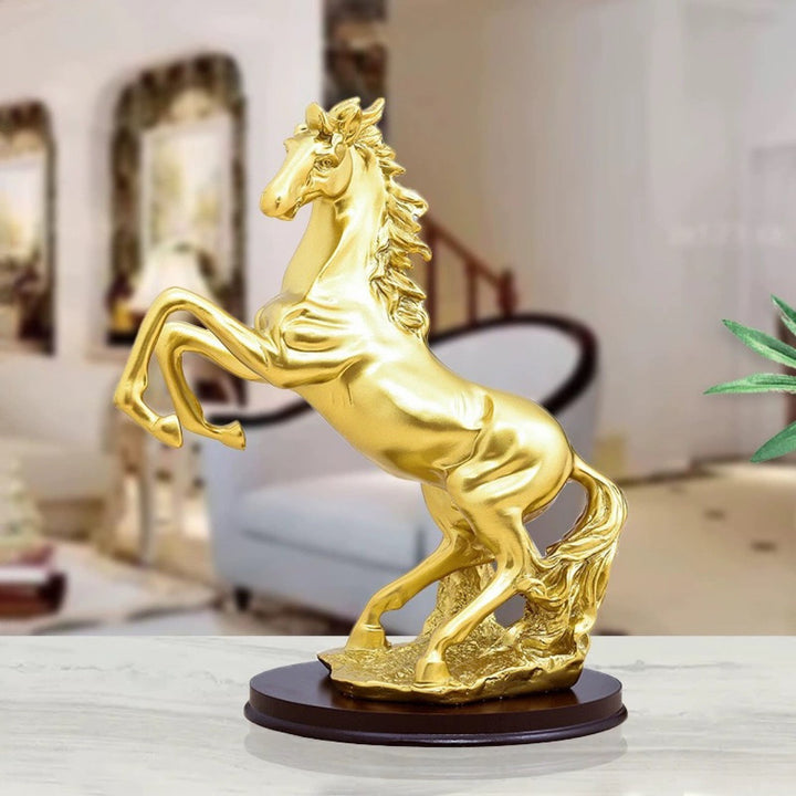 Decorative horse sculpture