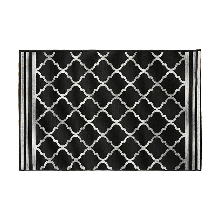 Living and entrance area mat with diamond pattern