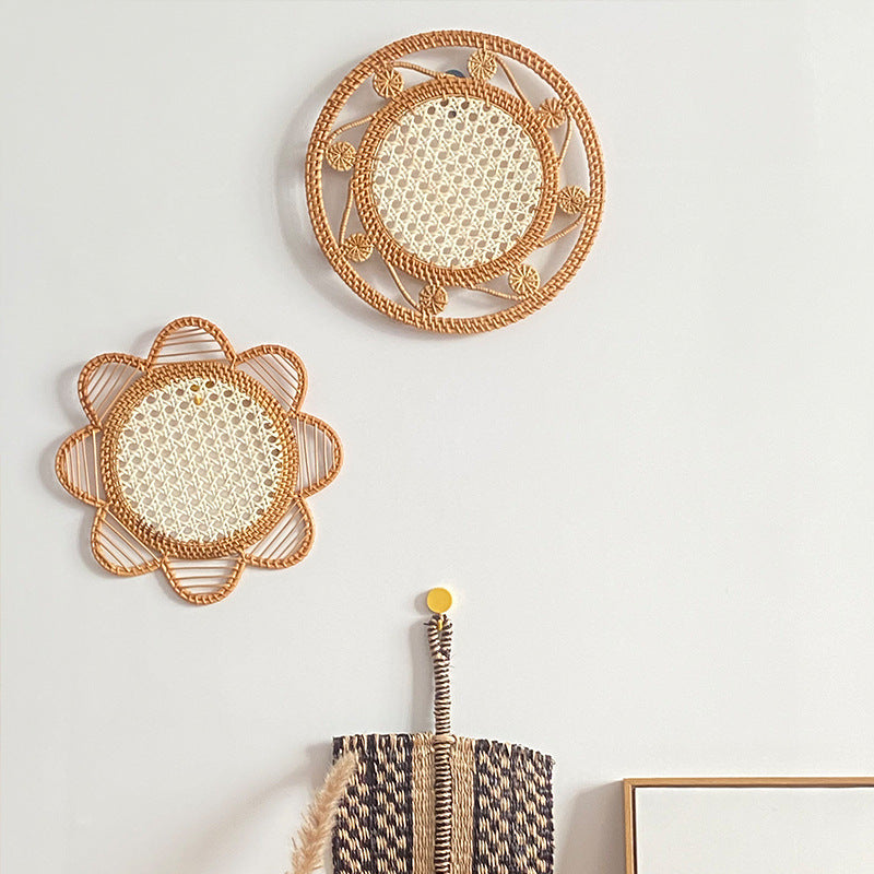 Decorative serving platter with floral design