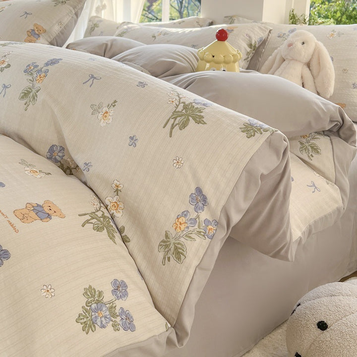 Playful Bear-Themed Bedding Set