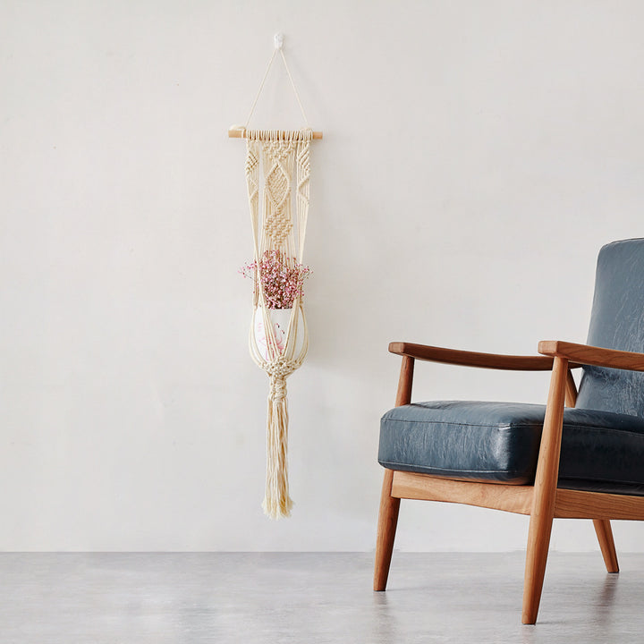 Macrame flower holder with elegant design