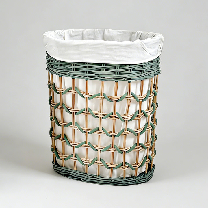 Stylish laundry basket with removable inner lining