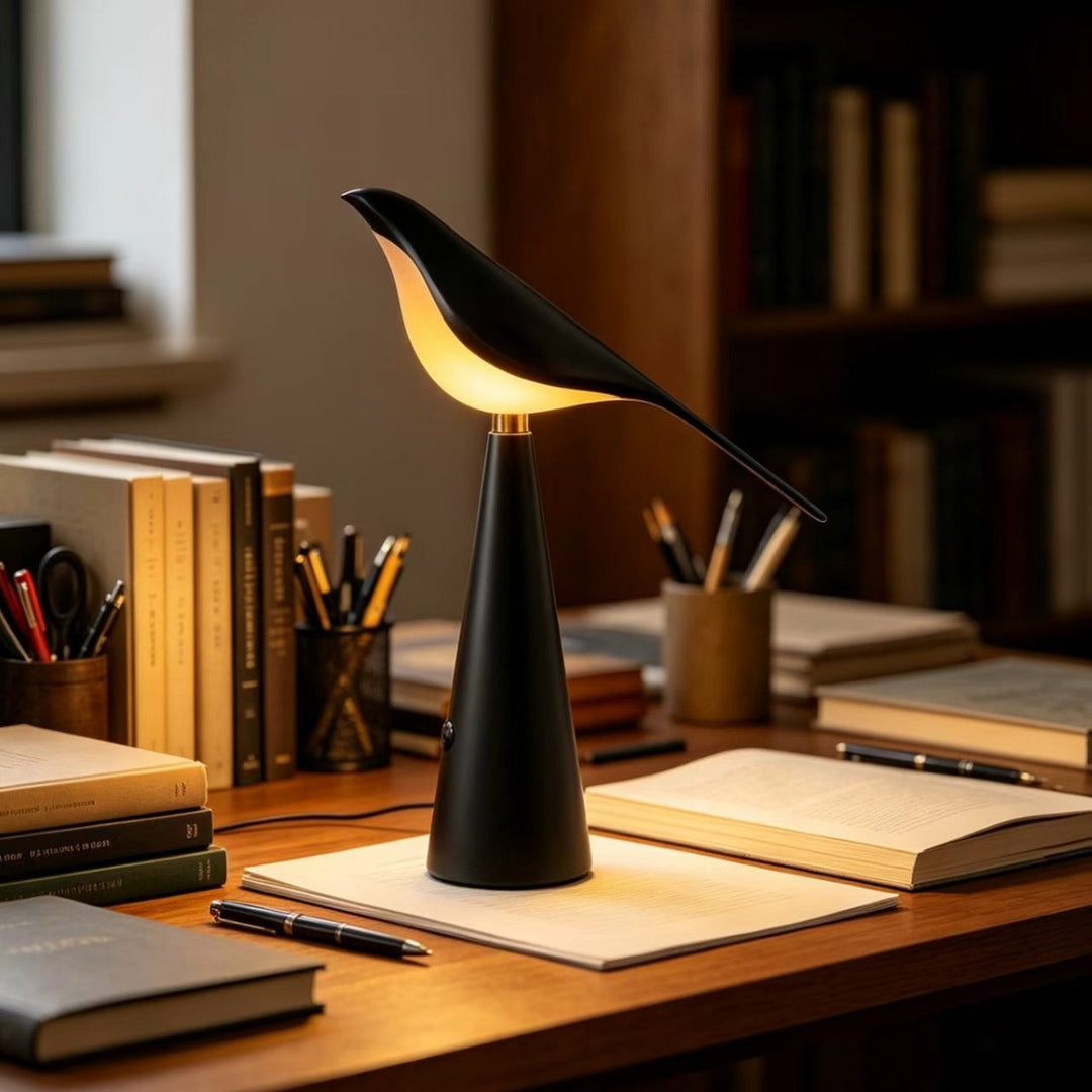 Decorative bird-inspired table lamp