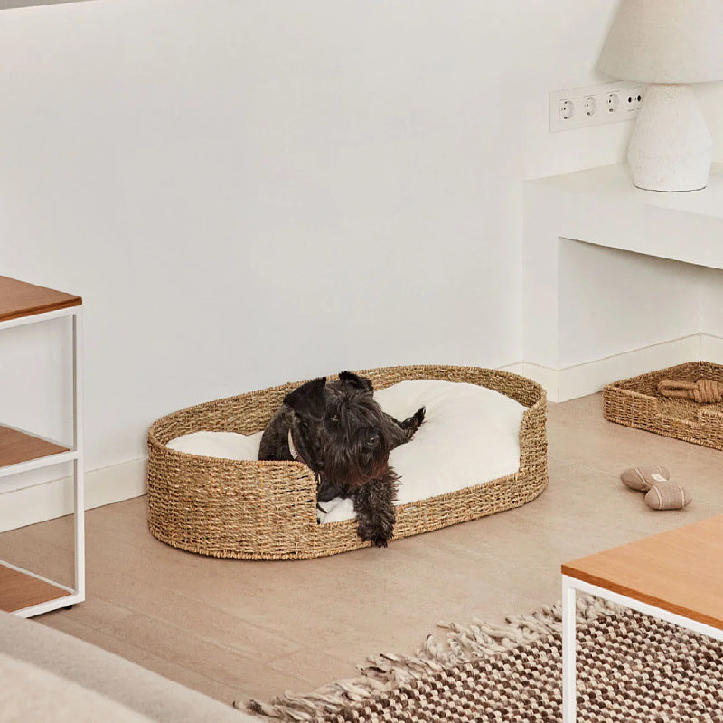 Cozy and stylish dog bed made of braided material