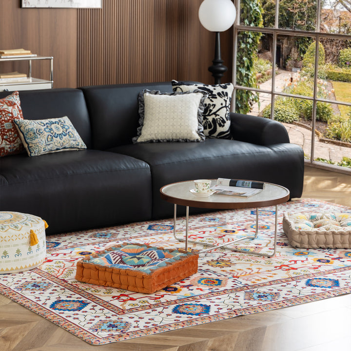 Living room rug in oriental suzani style with fine border