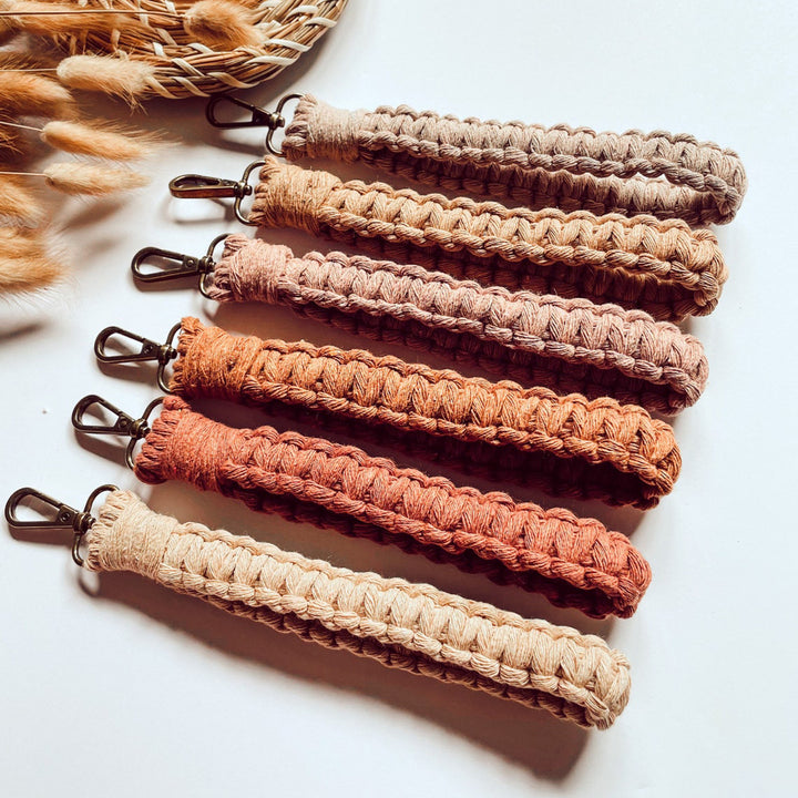 Macrame Keychain Holder with Clip