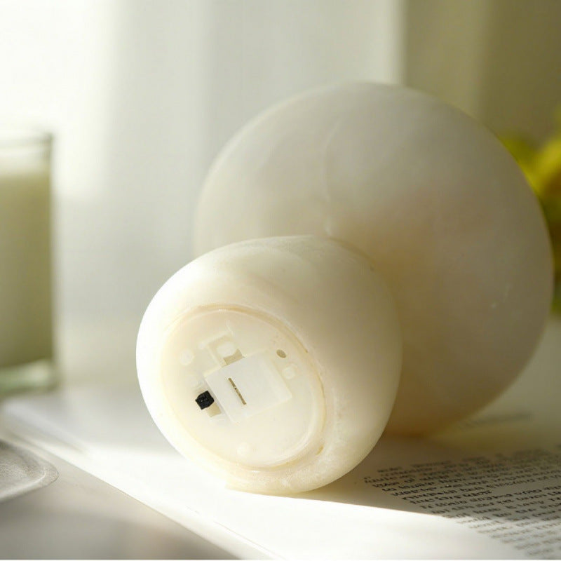 Artistic mushroom-shaped table lamp