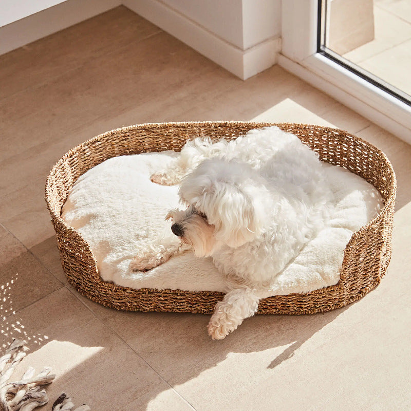 Cozy and stylish dog bed made of braided material