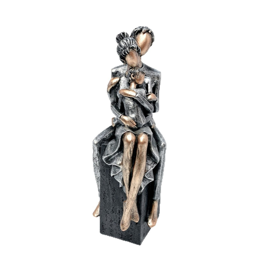 Elegant sculpture of a romantic couple