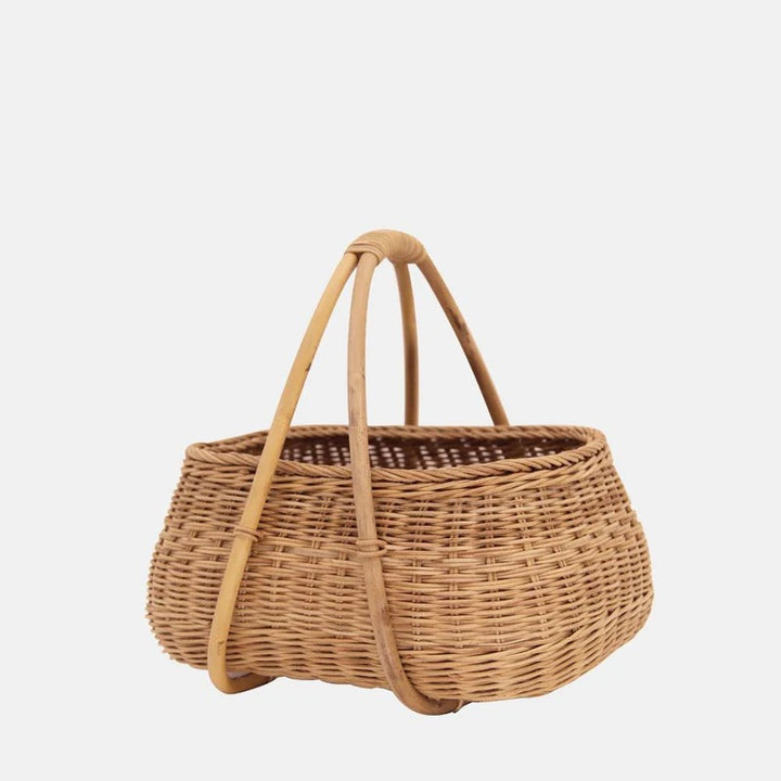 Handmade basket with ergonomic handle