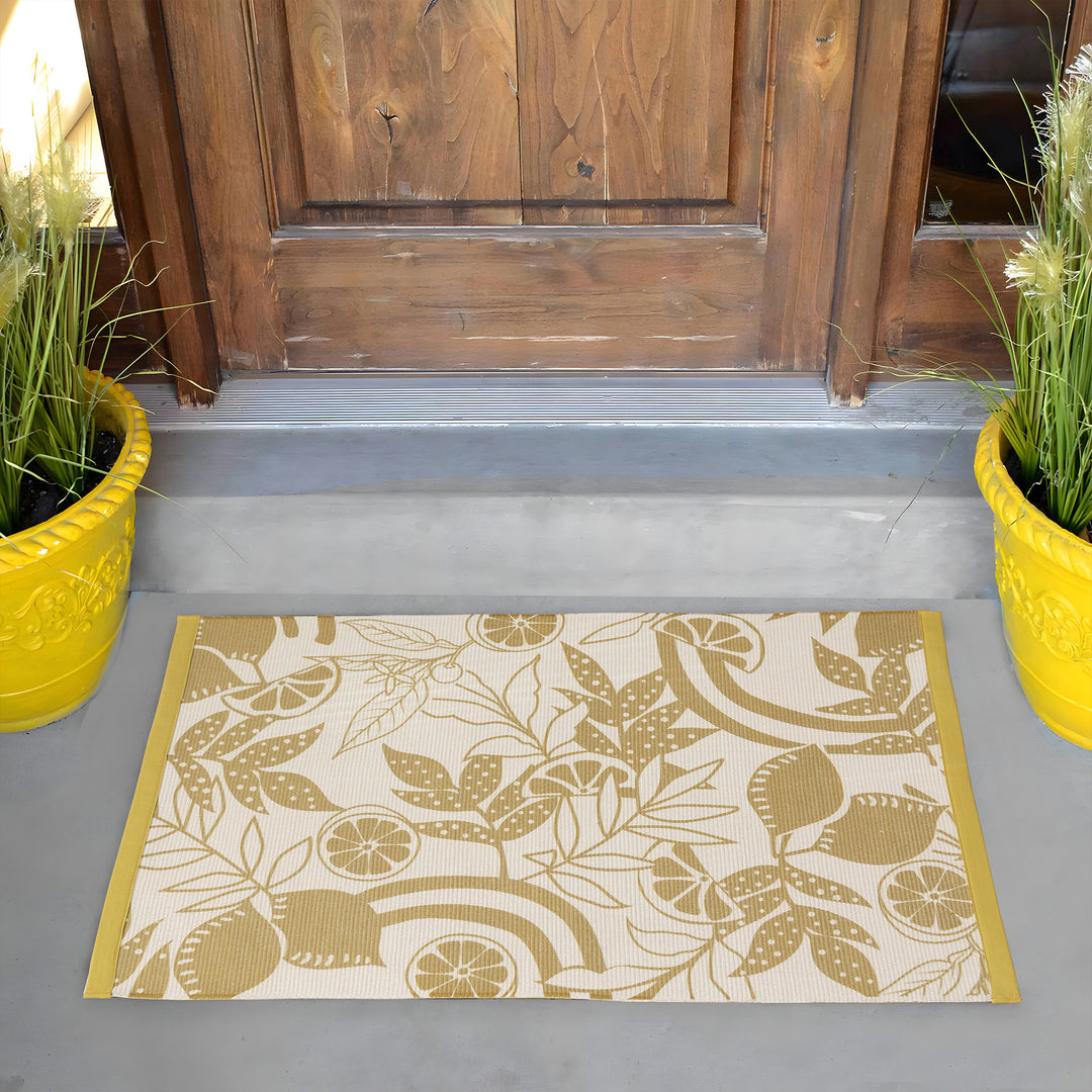 Decorative jacquard table runner with floral weaving texture and reinforced edge