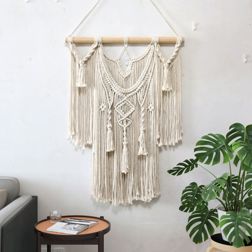 Macramé wall decoration with creative fringes