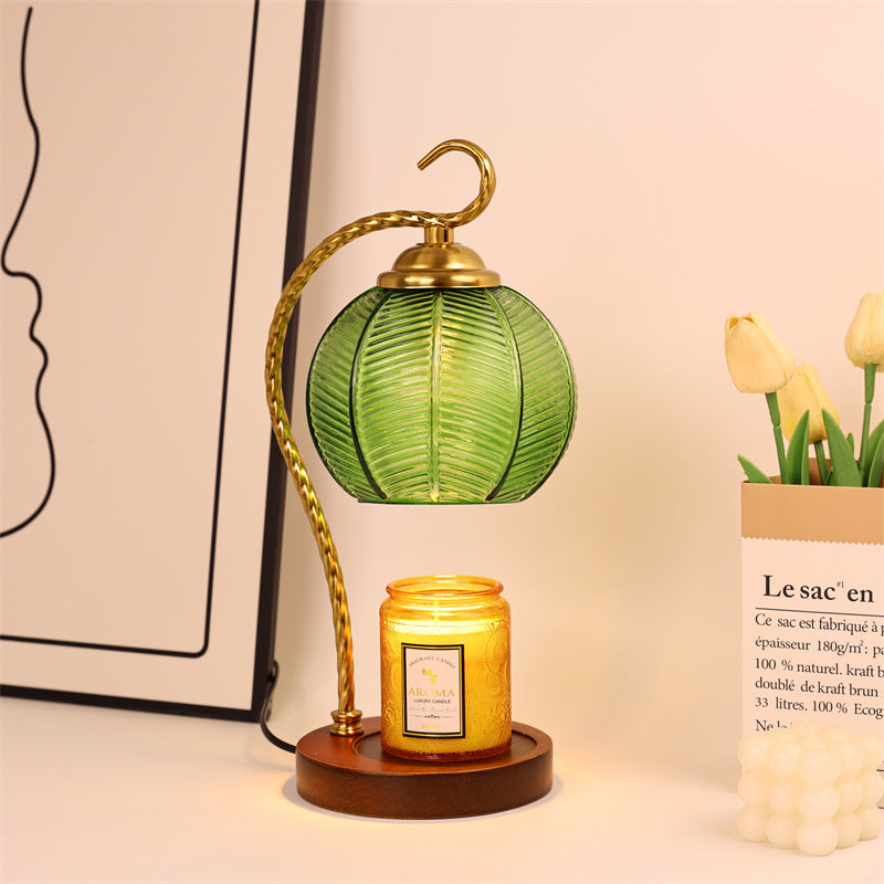 Artistic leaf-shaped desk lamp