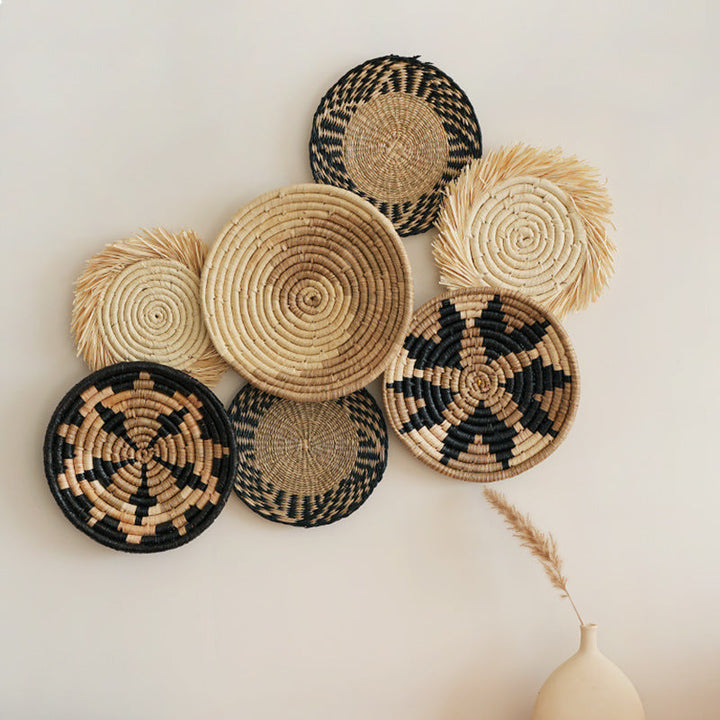 Decorative table mat made of seagrass